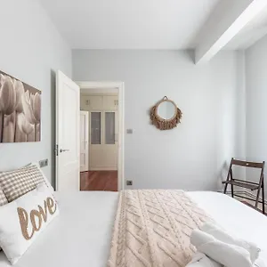 https://amplio-y-acogedor-a-pocos-pasos-del-centro.sansebastianhotels.net
